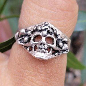Steampunk gothic witchy biker bohemian skull open work raindrop vintage silver